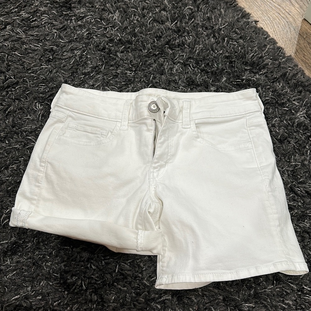 White denim American eagle shorts